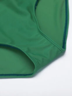 [Plus Size] 1950s Floral Halter Lace-up Bikini Set -Women's Fashion Sales 1J2A3746 5a608309 74e3 4da3 b5b2 29025bb0467b