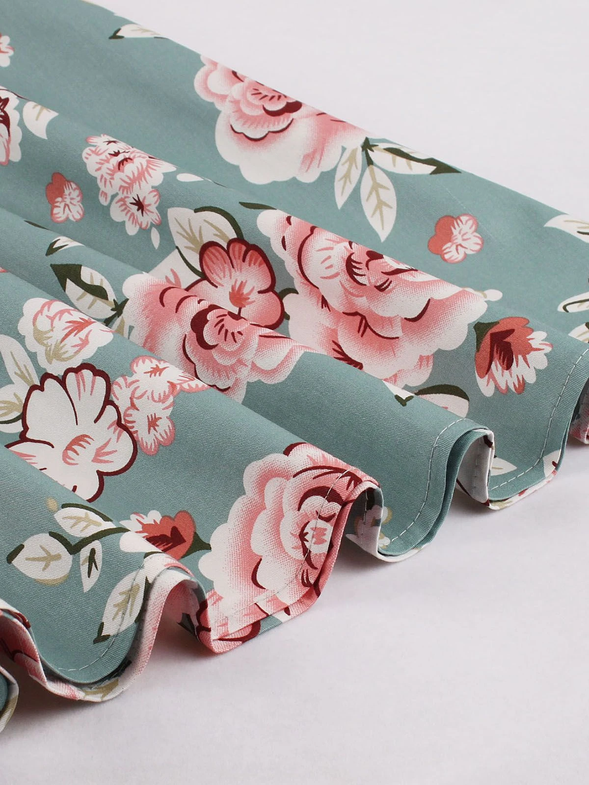 1950s Floral Flare Sleeve Swing Dress 7 1950s Floral Flare Sleeve Swing Dress - Image 5